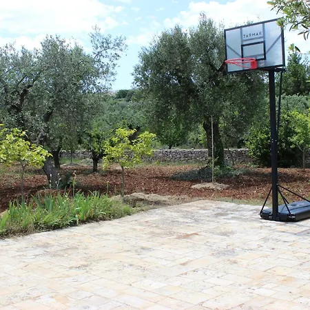 Trulli Gemma בית נופש *