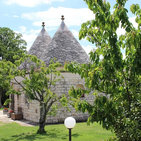 בית נופש Trulli Gemma *